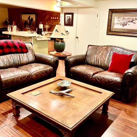 Trail Boss King Ensuite-Prairie Rose B&B - 1200 Sq Ft Suite 샤이엔 외부 사진